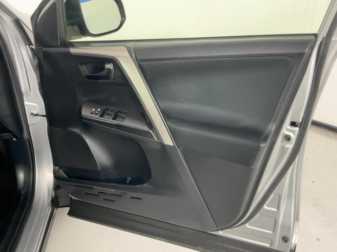 Photo '15' of Toyota Rav4