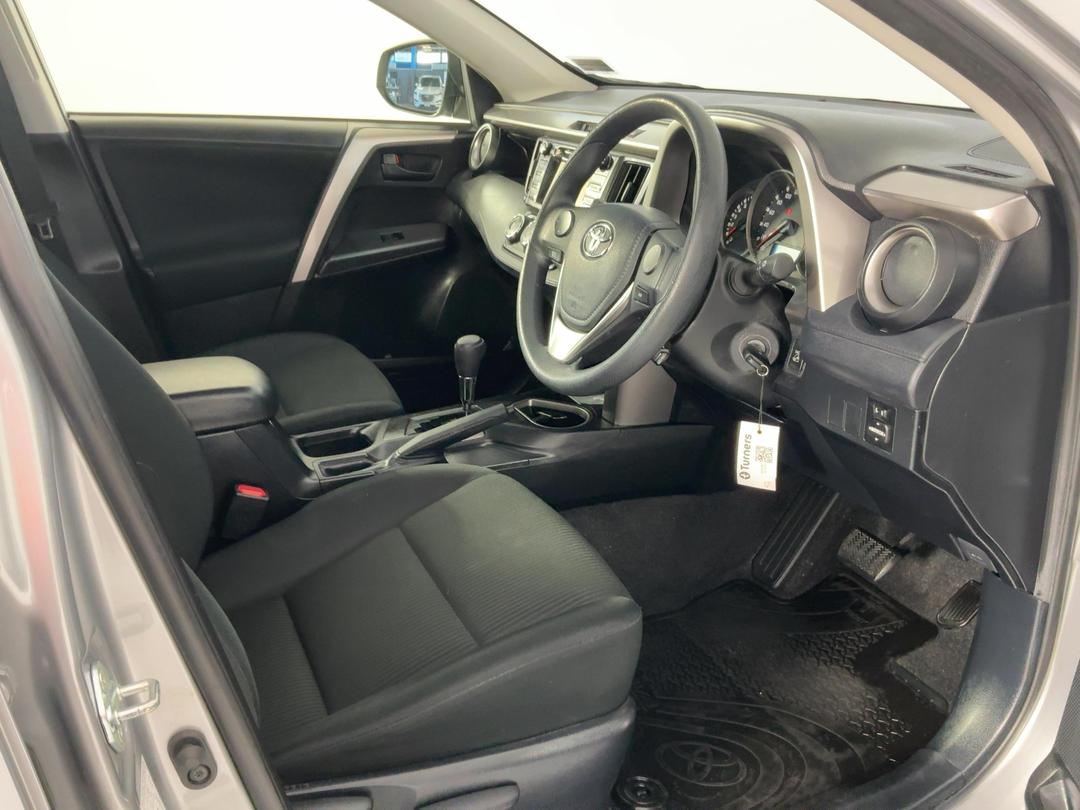 Photo '16' of Toyota Rav4