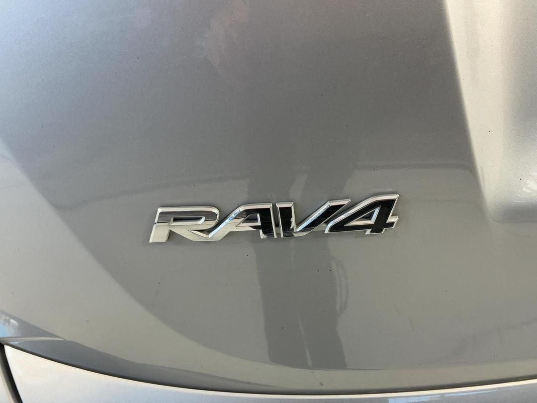 Photo '28' of Toyota Rav4