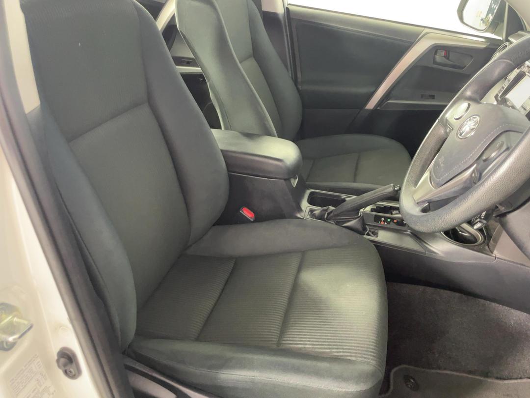 Photo '14' of Toyota Rav4 GX SUV