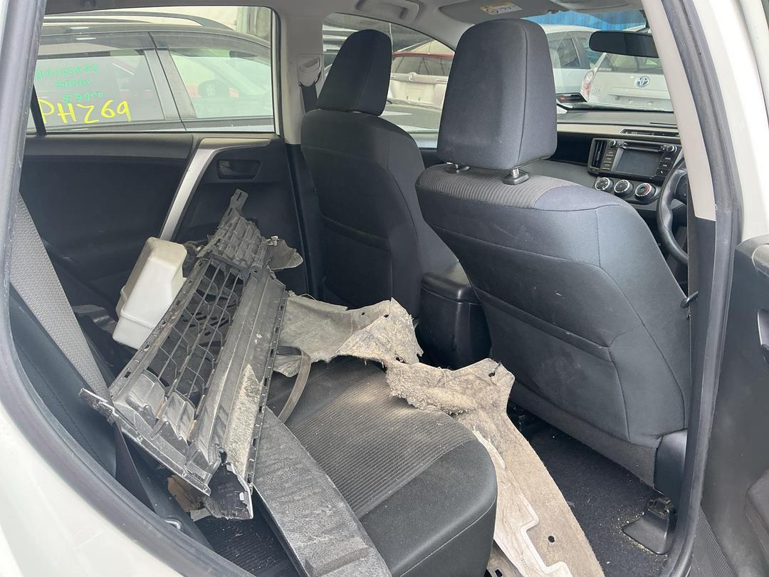 Photo '7' of Toyota Rav4 GX SUV