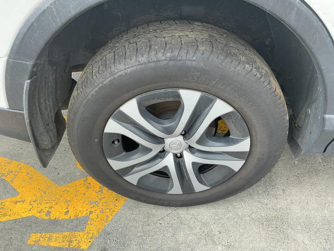 Photo '18' of Toyota Rav4 GX SUV