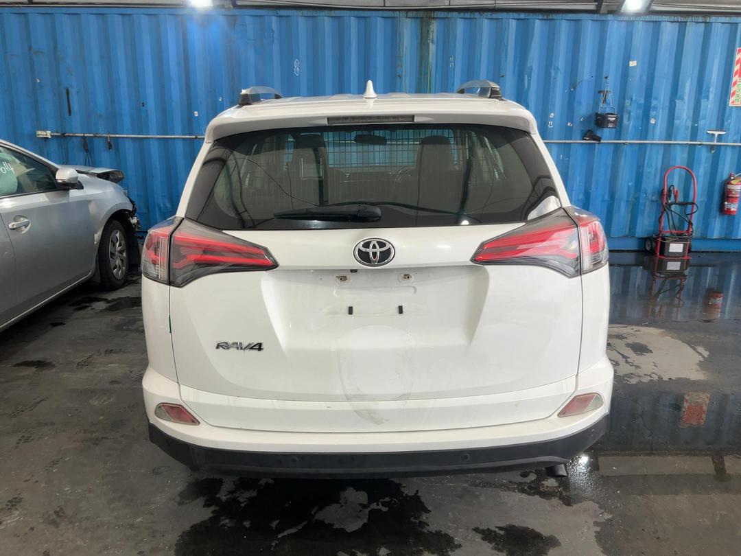 Photo '4' of Toyota Rav4 GX SUV