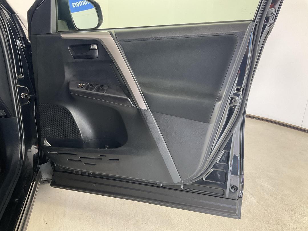 Photo '15' of Toyota Rav4