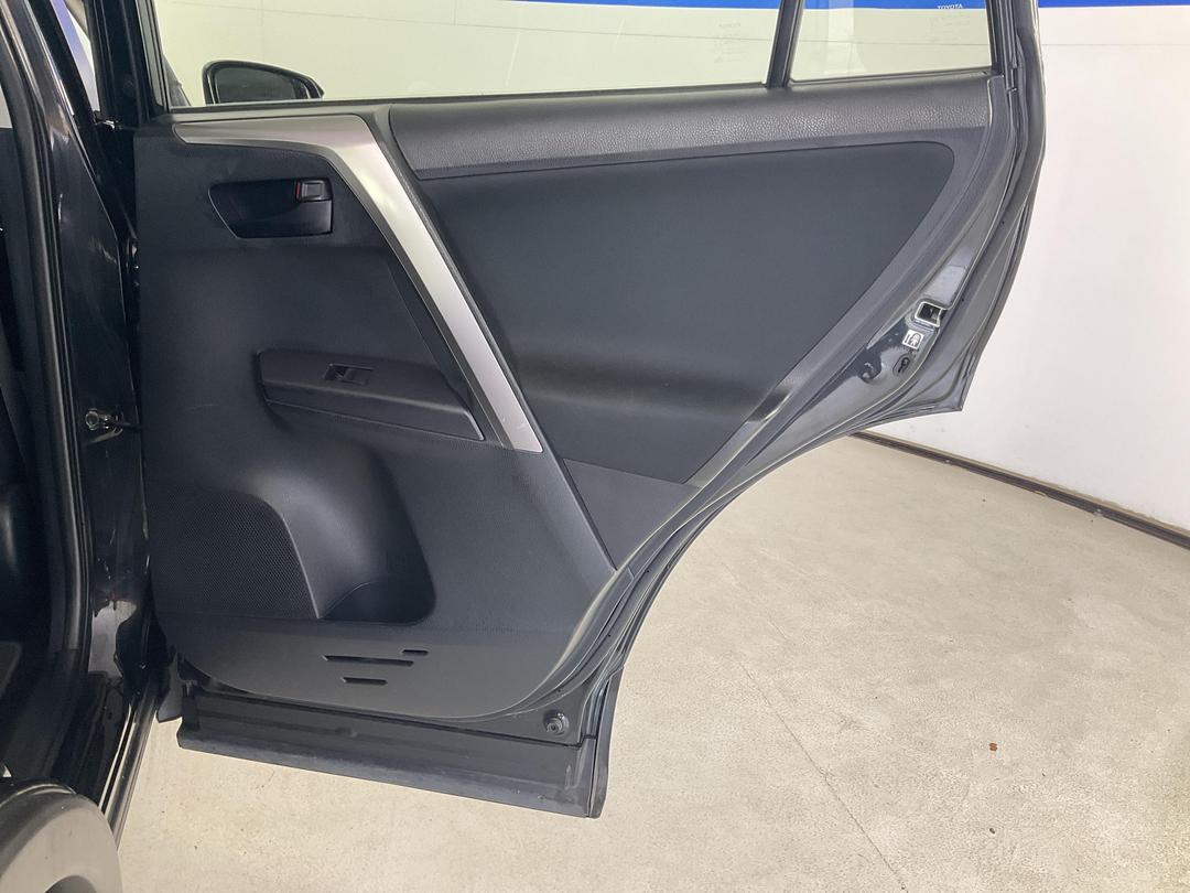 Photo '19' of Toyota Rav4