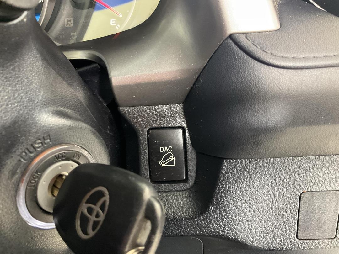 Photo '32' of Toyota Rav4