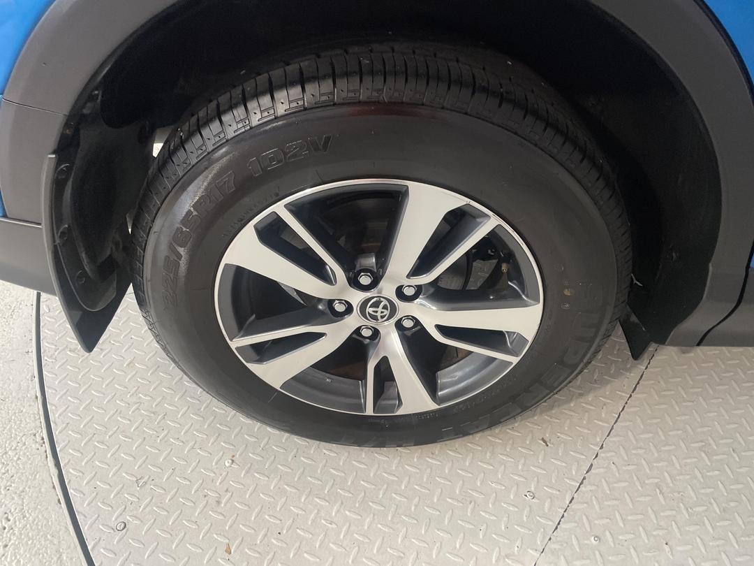 Photo '12' of Toyota Rav4