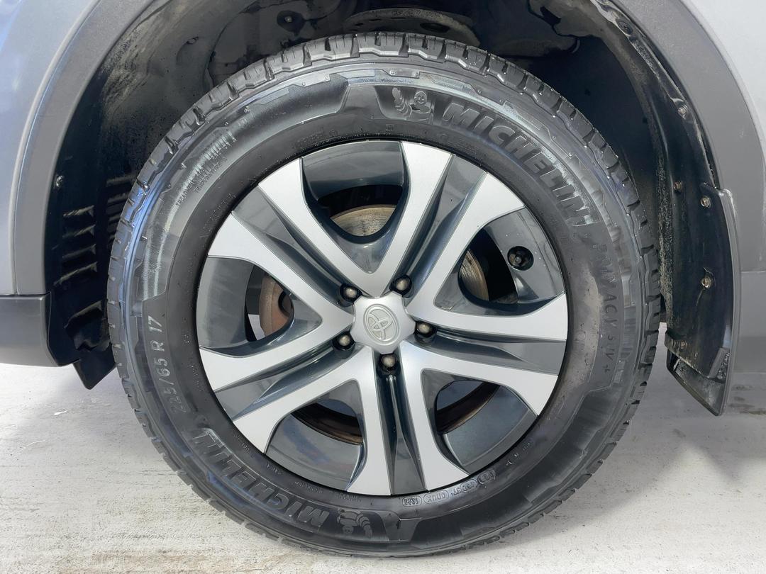 Photo '10' of Toyota Rav4