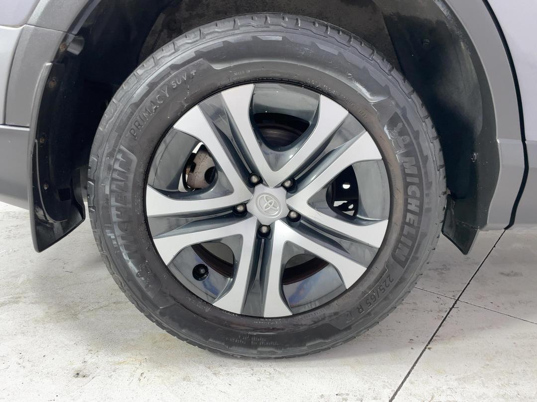 Photo '12' of Toyota Rav4