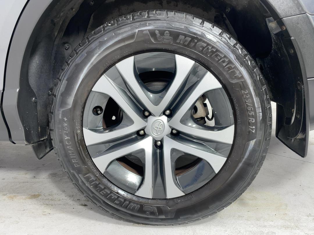 Photo '11' of Toyota Rav4
