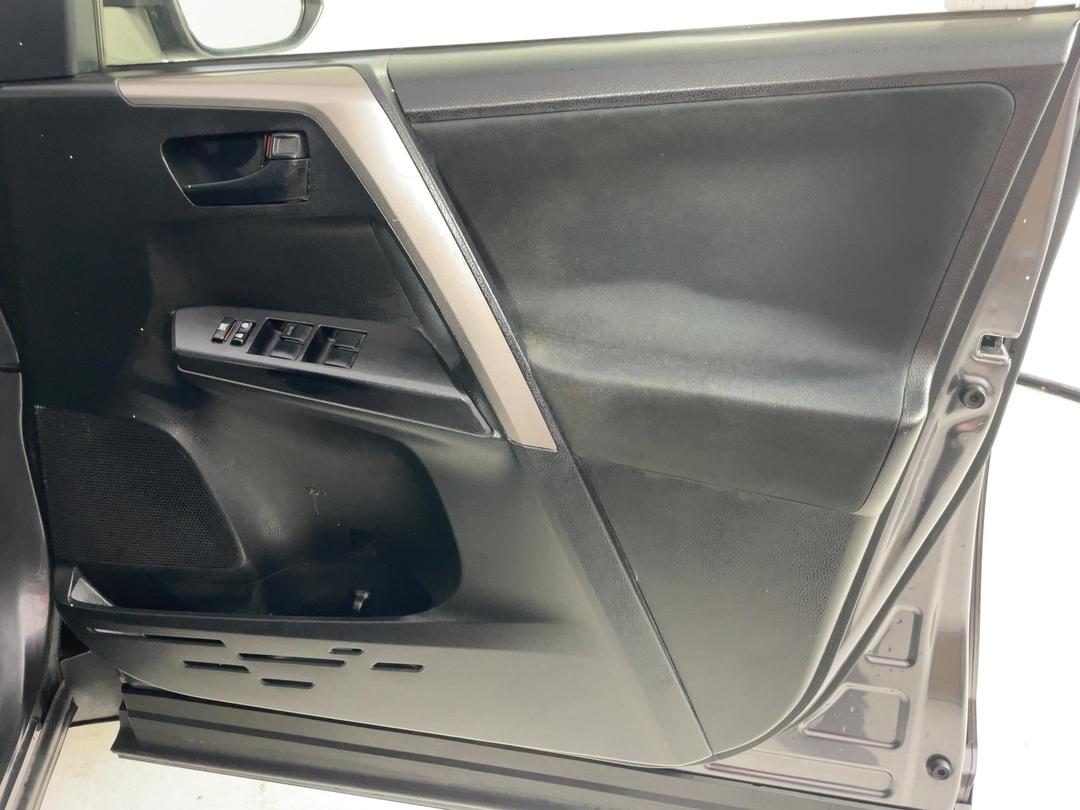 Photo '15' of Toyota Rav4