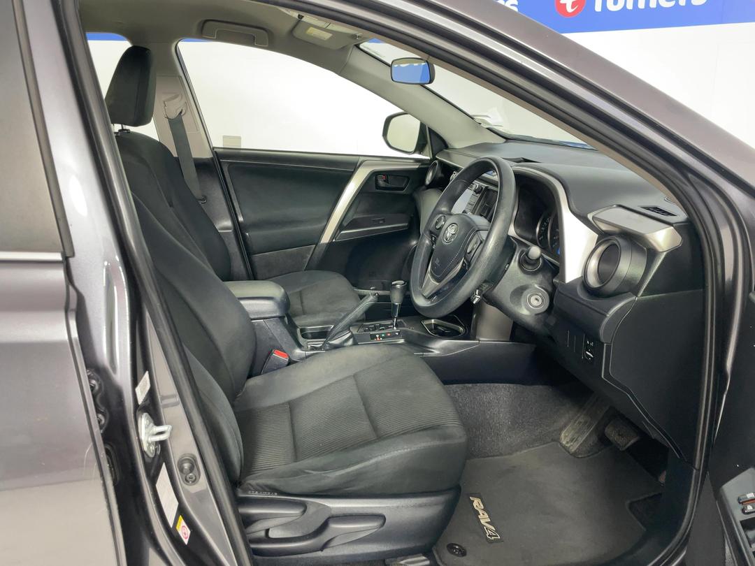 Photo '16' of Toyota Rav4