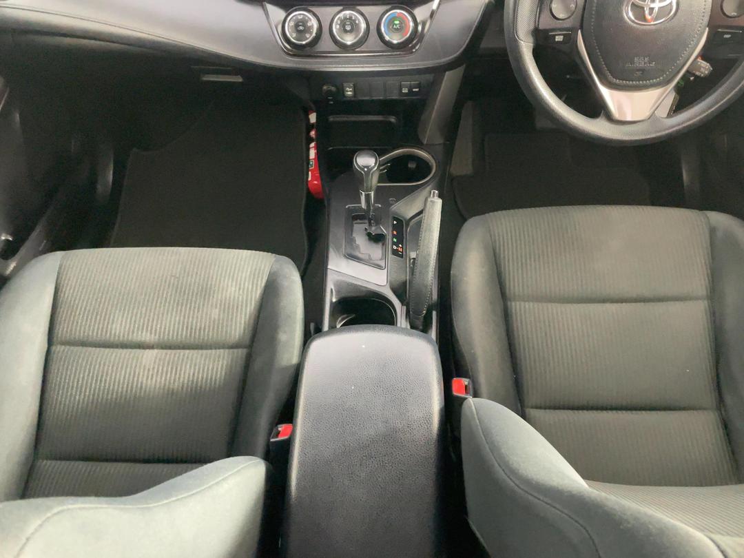 Photo '18' of Toyota Rav4