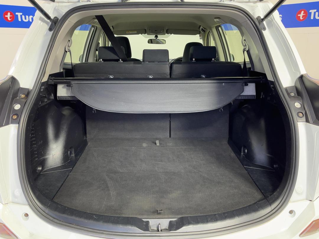 Photo '14' of Toyota Rav4