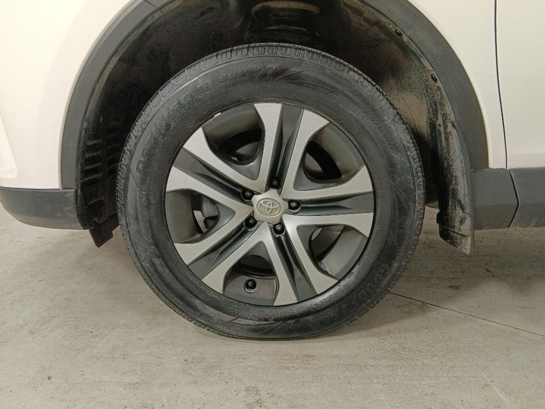 Photo '10' of Toyota Rav4