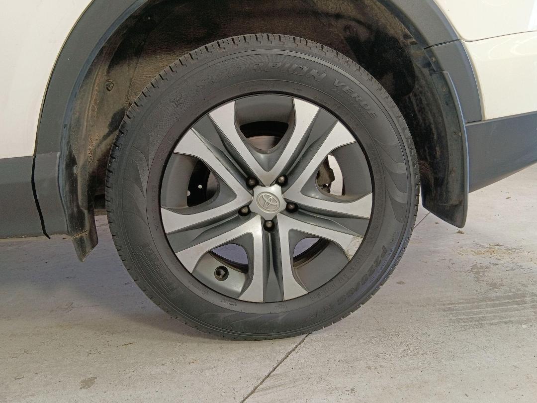 Photo '12' of Toyota Rav4