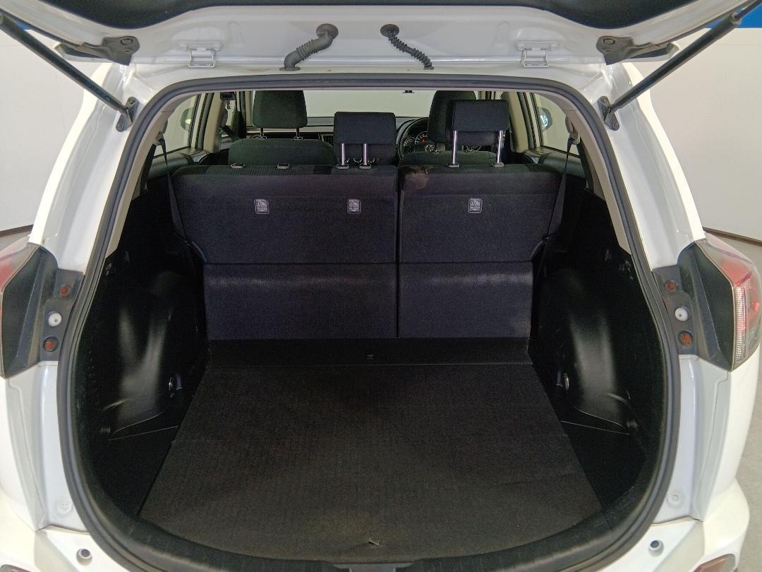 Photo '14' of Toyota Rav4