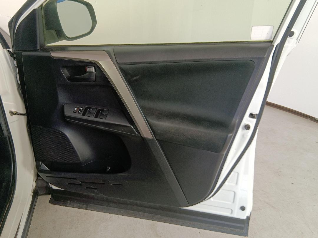 Photo '15' of Toyota Rav4
