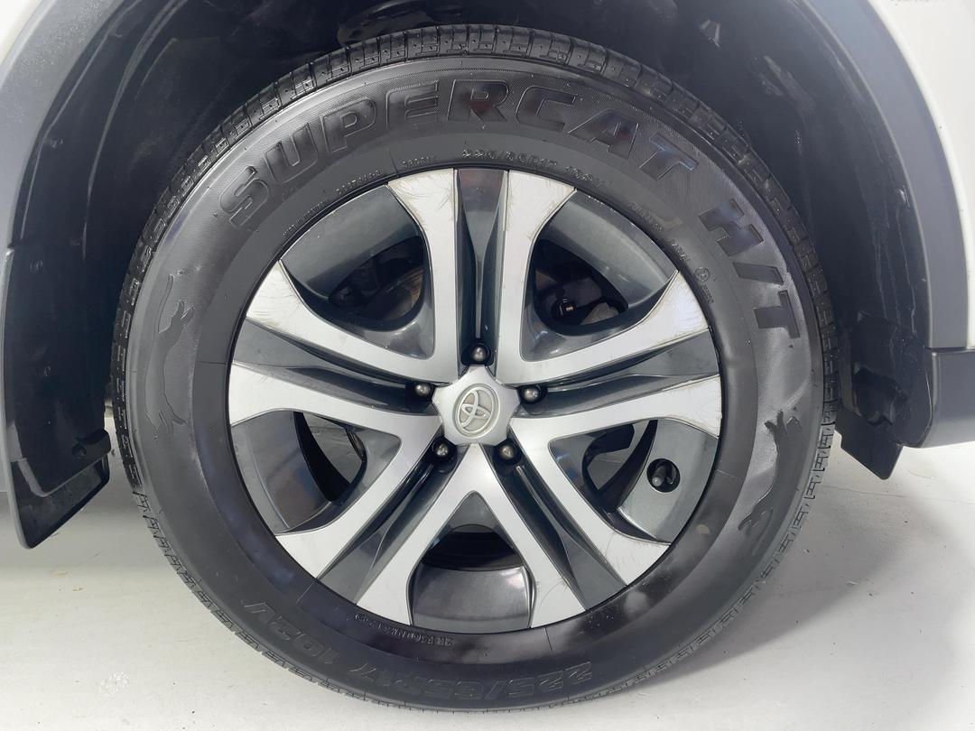 Photo '9' of Toyota Rav4