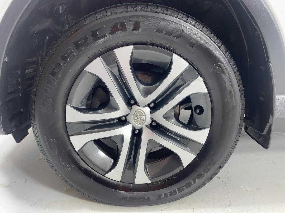 Photo '10' of Toyota Rav4