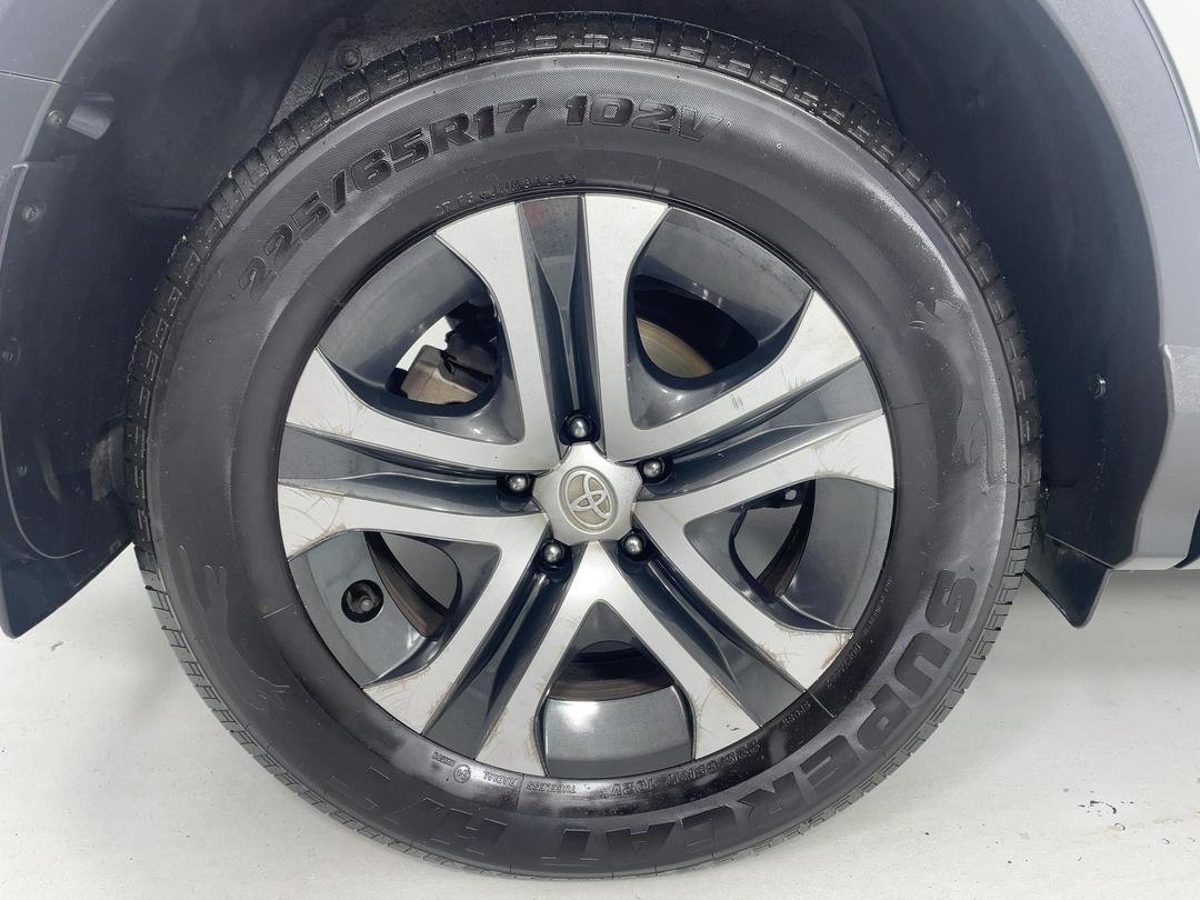 Photo '12' of Toyota Rav4