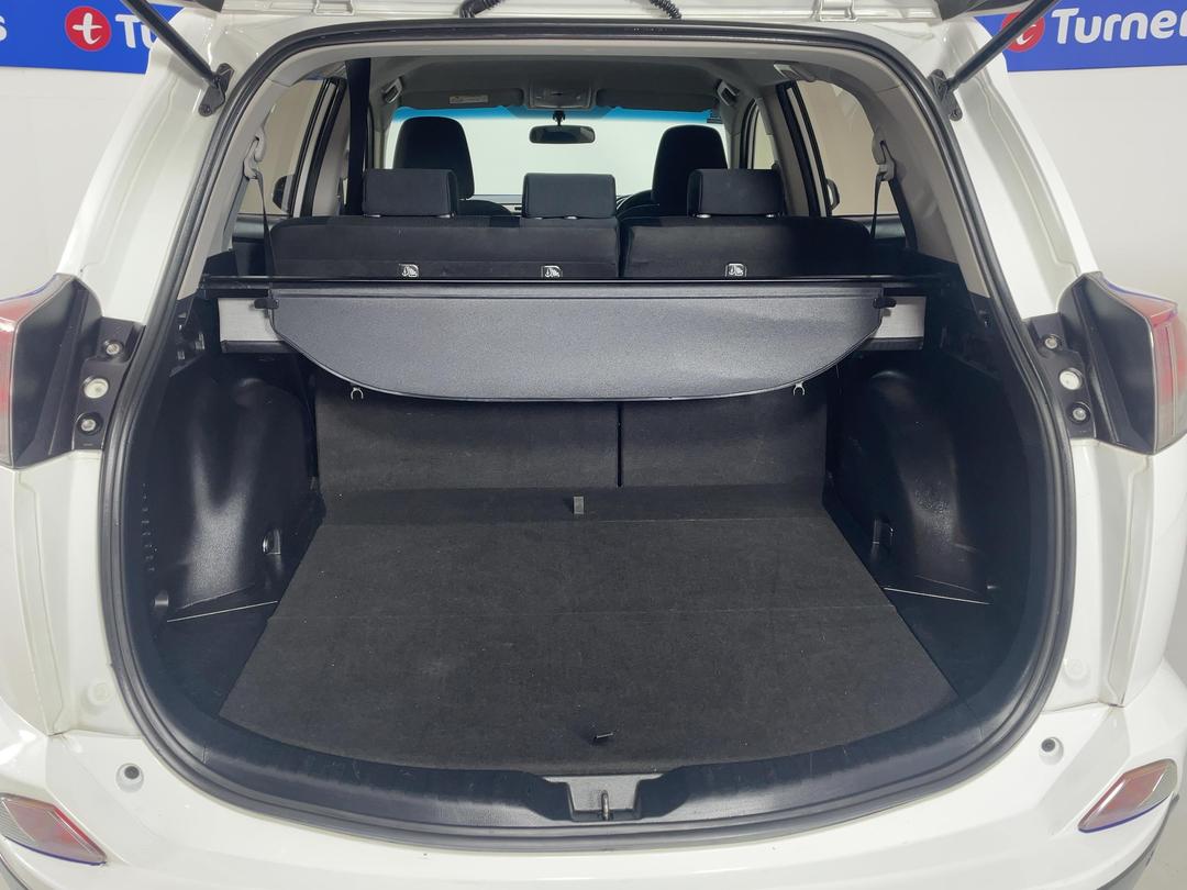 Photo '14' of Toyota Rav4
