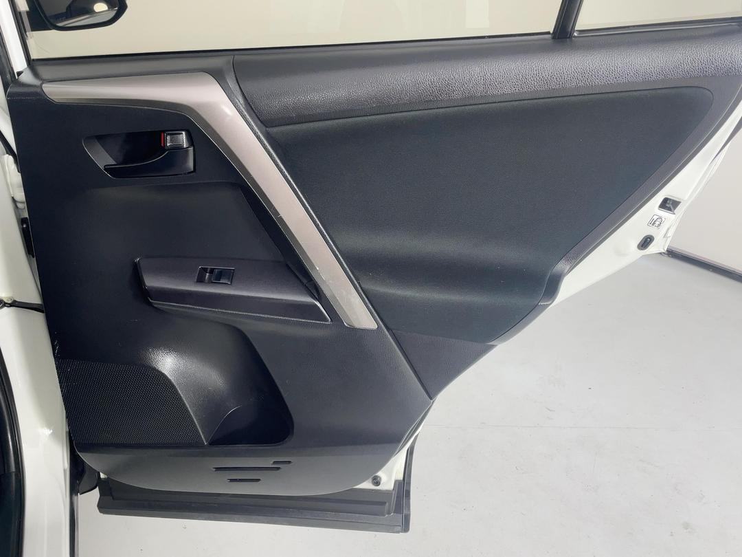 Photo '19' of Toyota Rav4