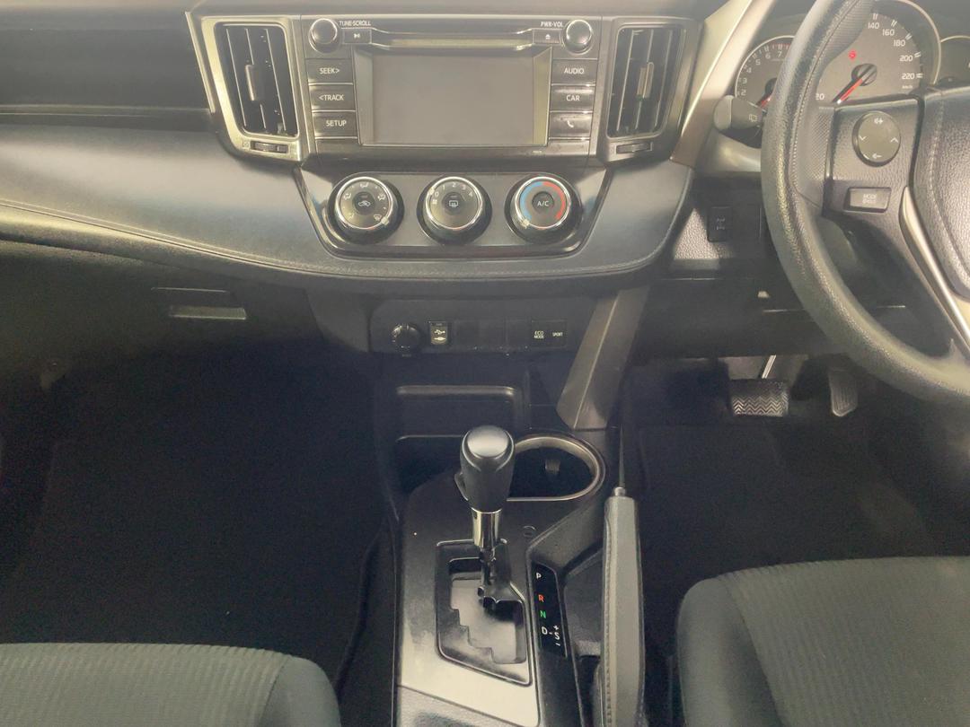 Photo '18' of Toyota Rav4