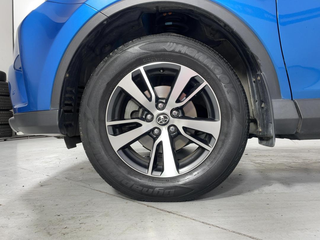 Photo '10' of Toyota Rav4