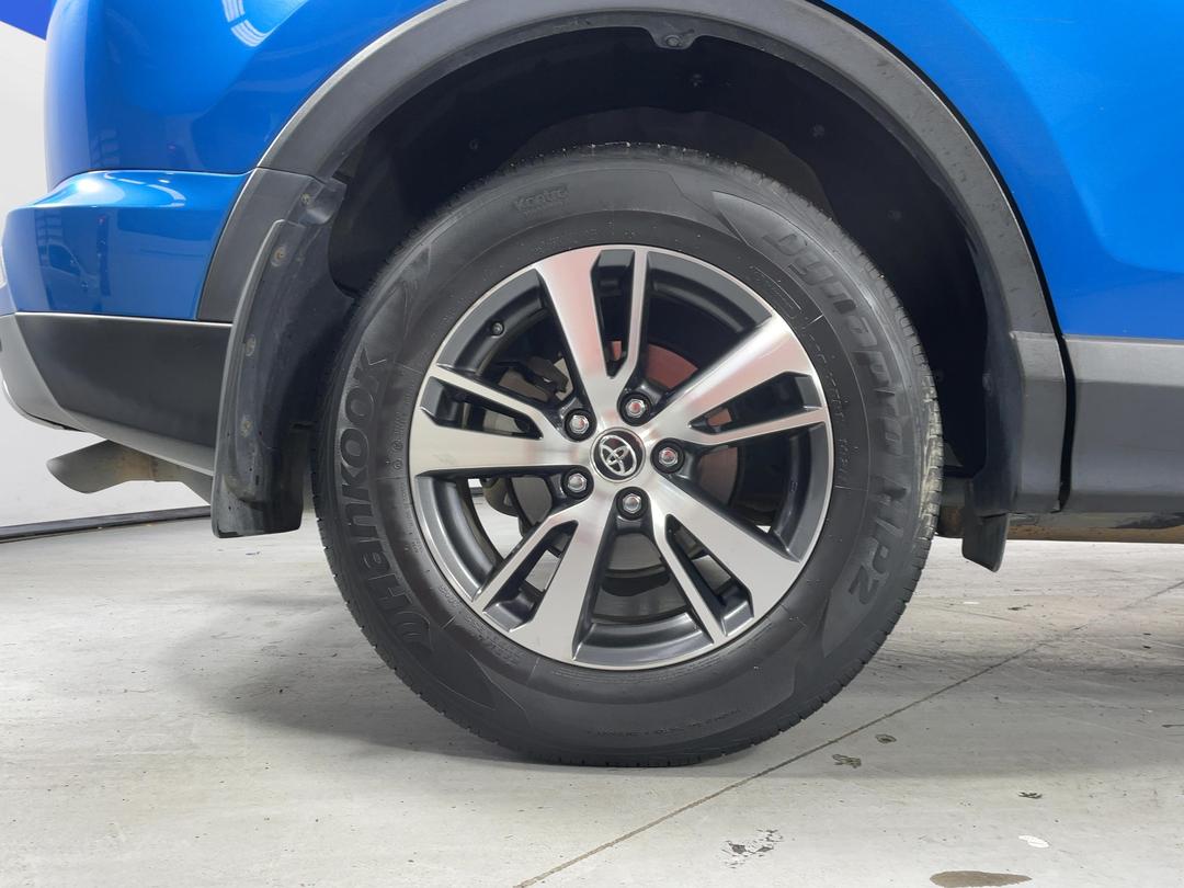 Photo '12' of Toyota Rav4
