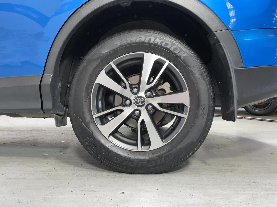 Photo '11' of Toyota Rav4