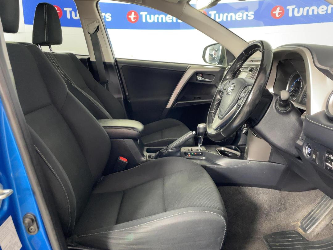 Photo '16' of Toyota Rav4