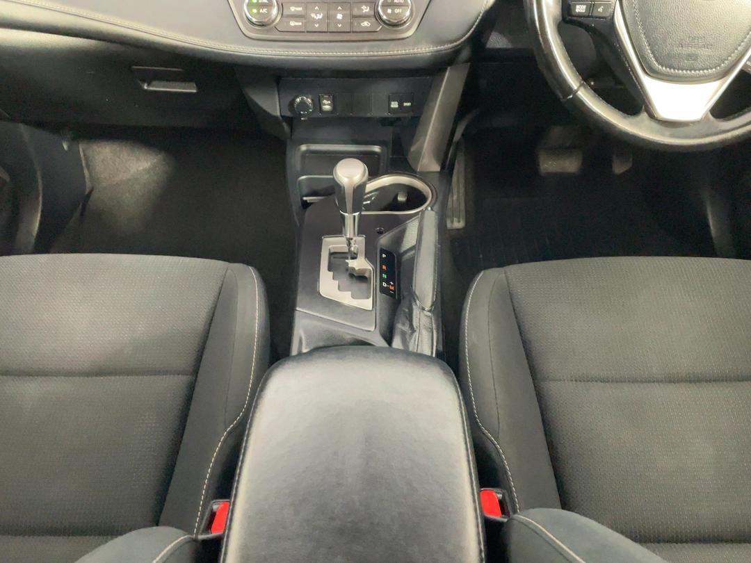 Photo '18' of Toyota Rav4