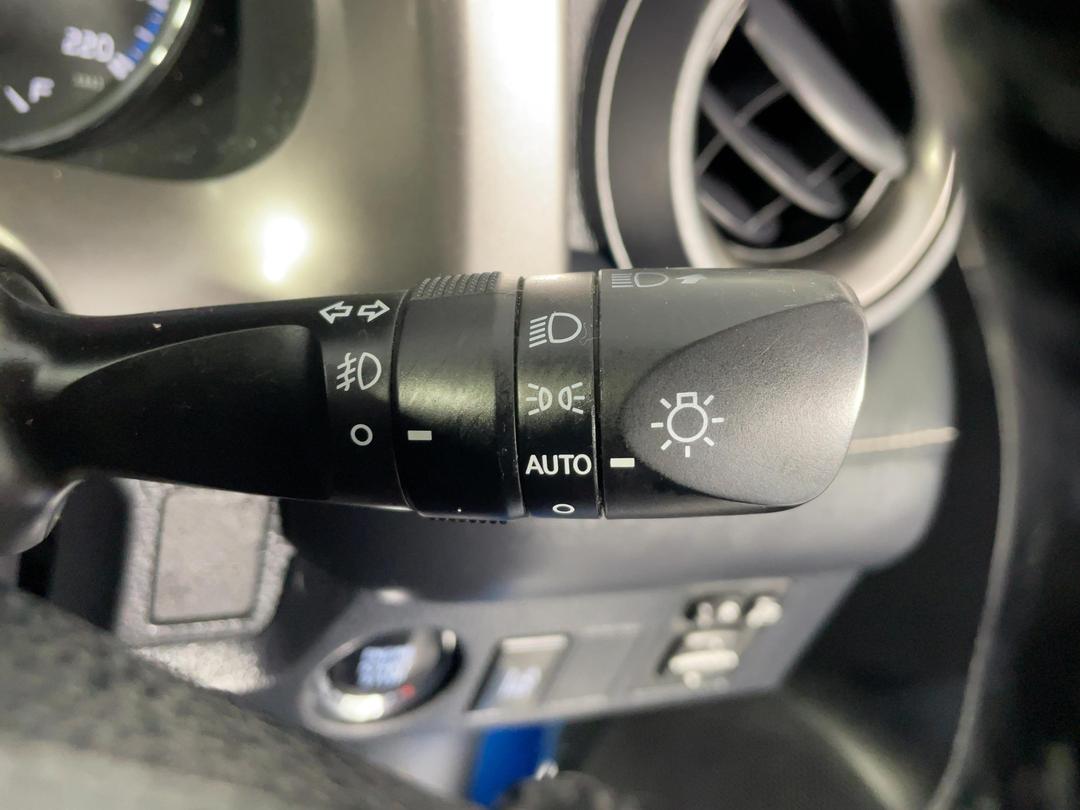 Photo '32' of Toyota Rav4