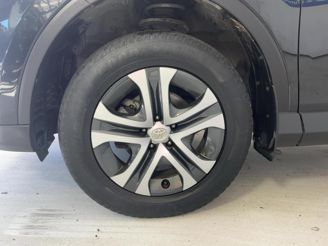 Photo '10' of Toyota Rav4
