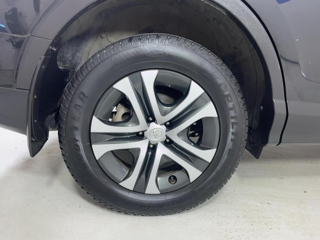 Photo '12' of Toyota Rav4