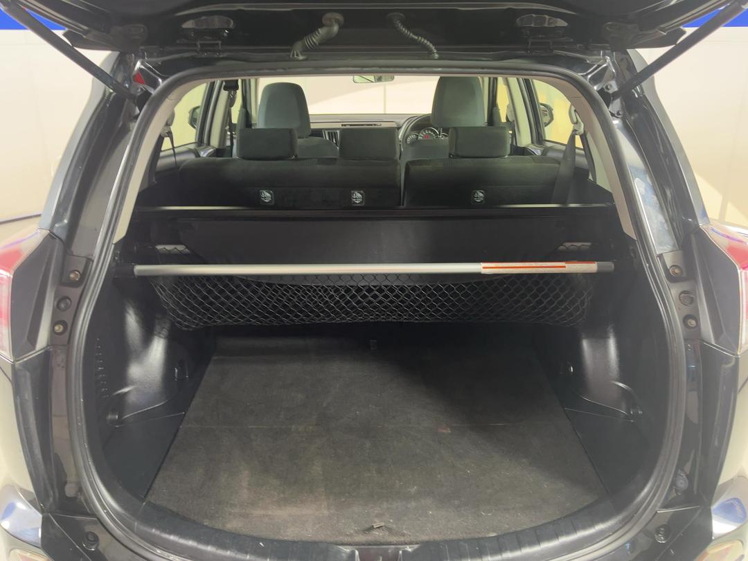 Photo '14' of Toyota Rav4