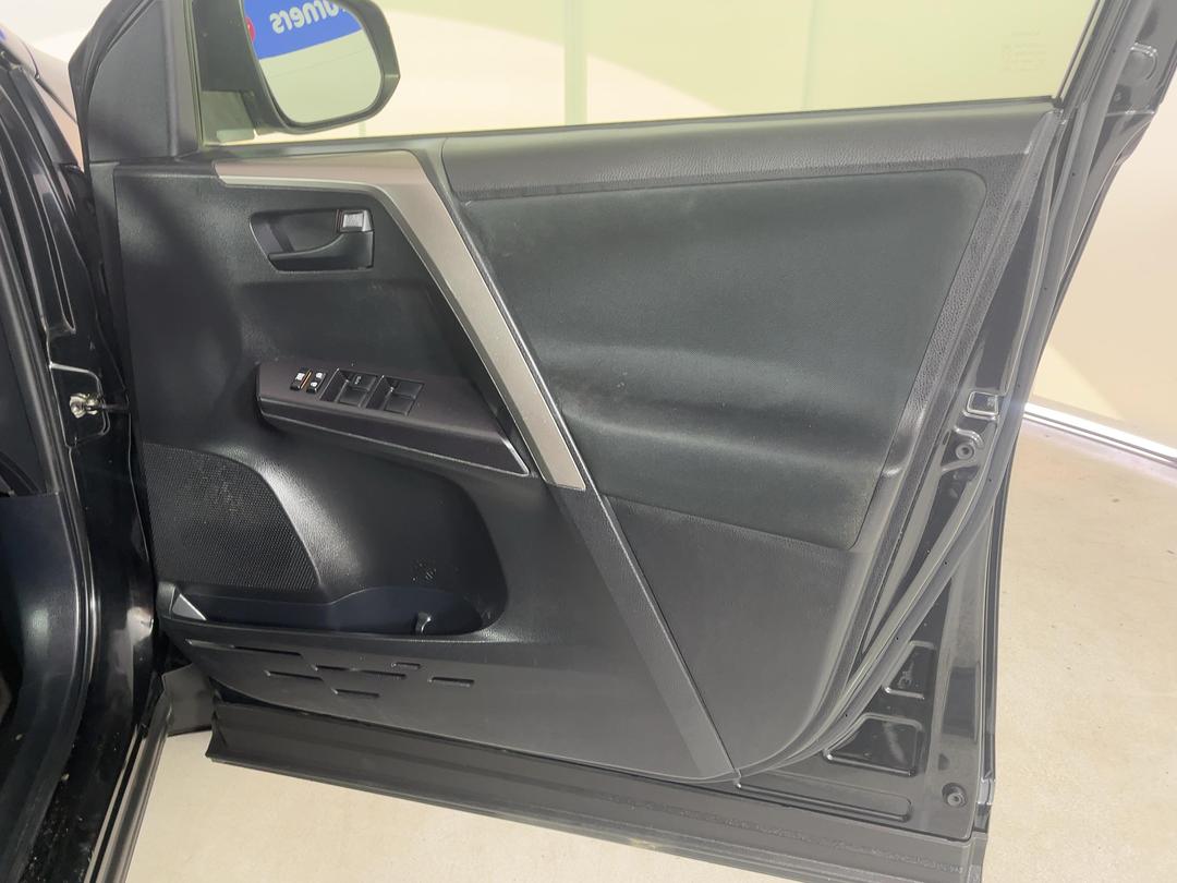 Photo '15' of Toyota Rav4