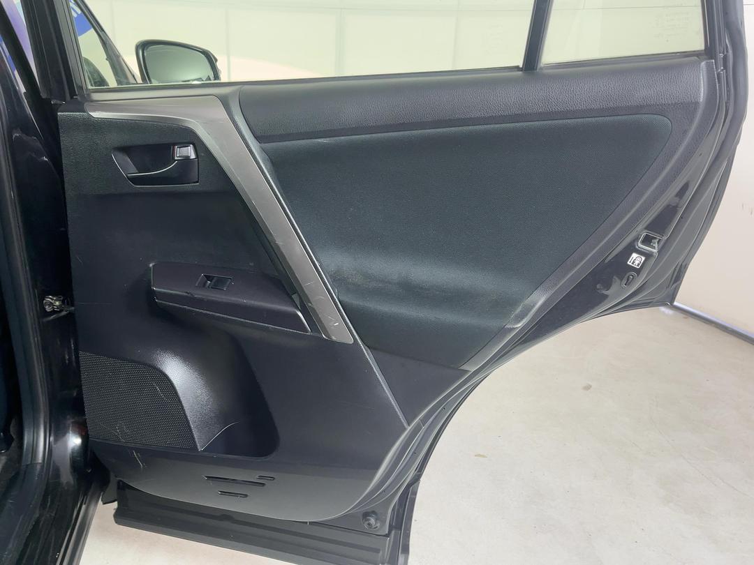 Photo '19' of Toyota Rav4