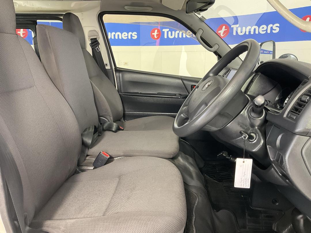 Photo '16' of Toyota Regius