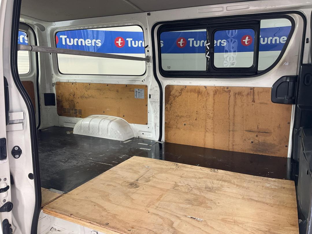 Photo '20' of Toyota Regius