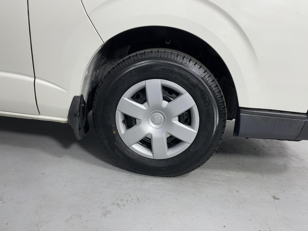 Photo '9' of Toyota Regius
