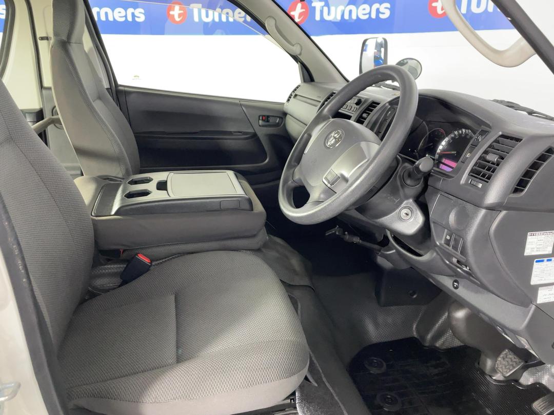 Photo '16' of Toyota Regius