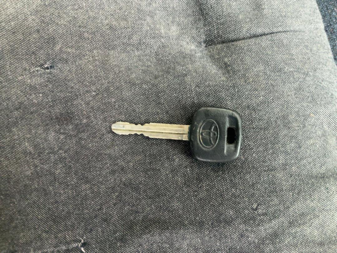 Photo '13' of Toyota Sienta Hybrid