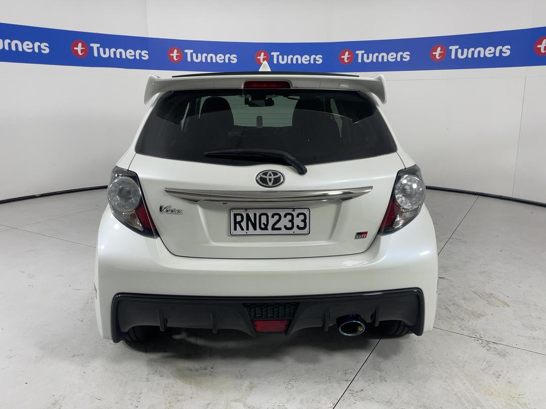 Photo '6' of Toyota Vitz