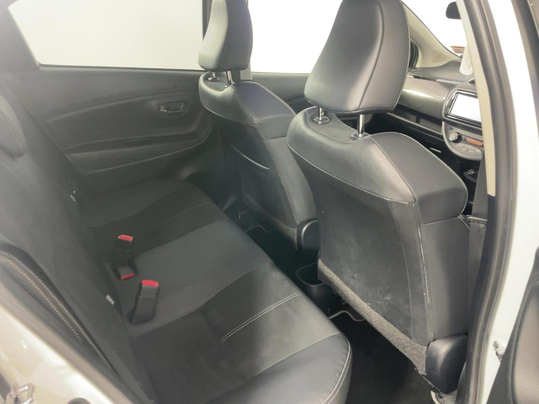 Photo '20' of Toyota Vitz