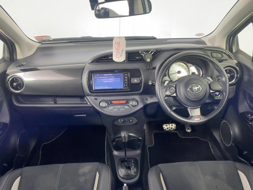 Photo '17' of Toyota Vitz