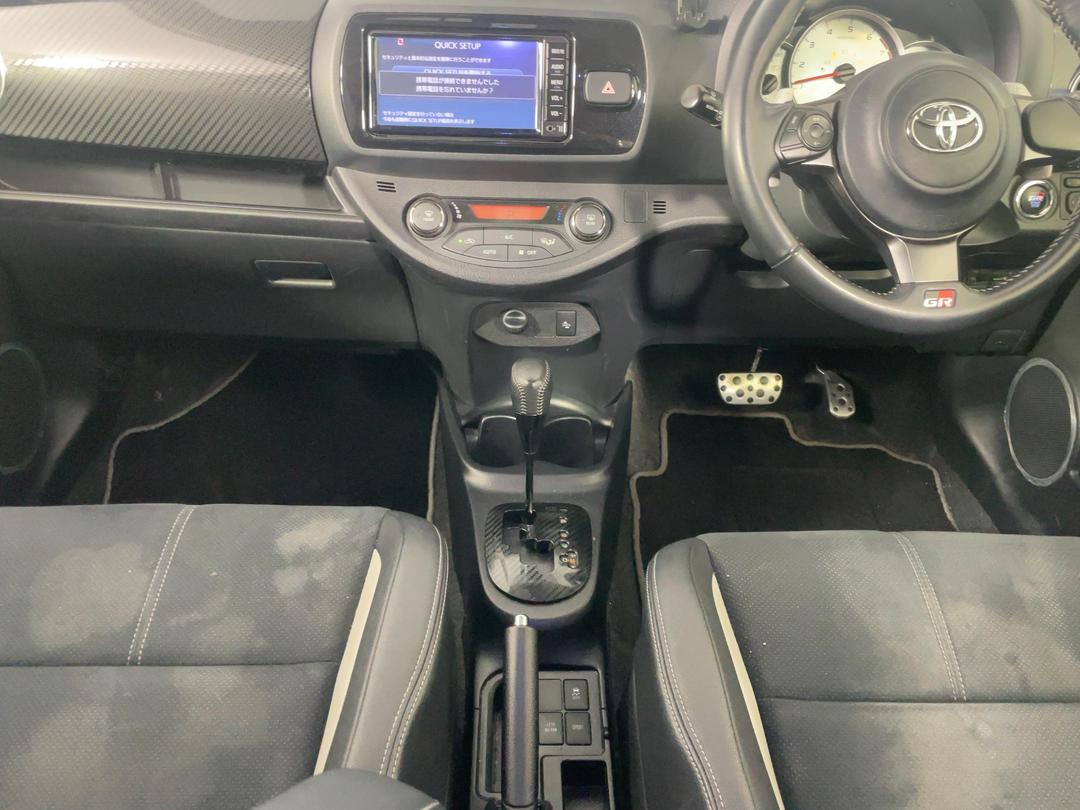 Photo '18' of Toyota Vitz
