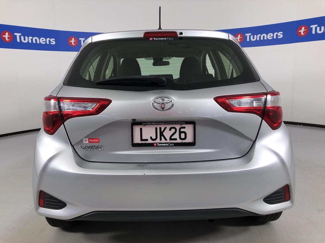 Photo '6' of Toyota Yaris