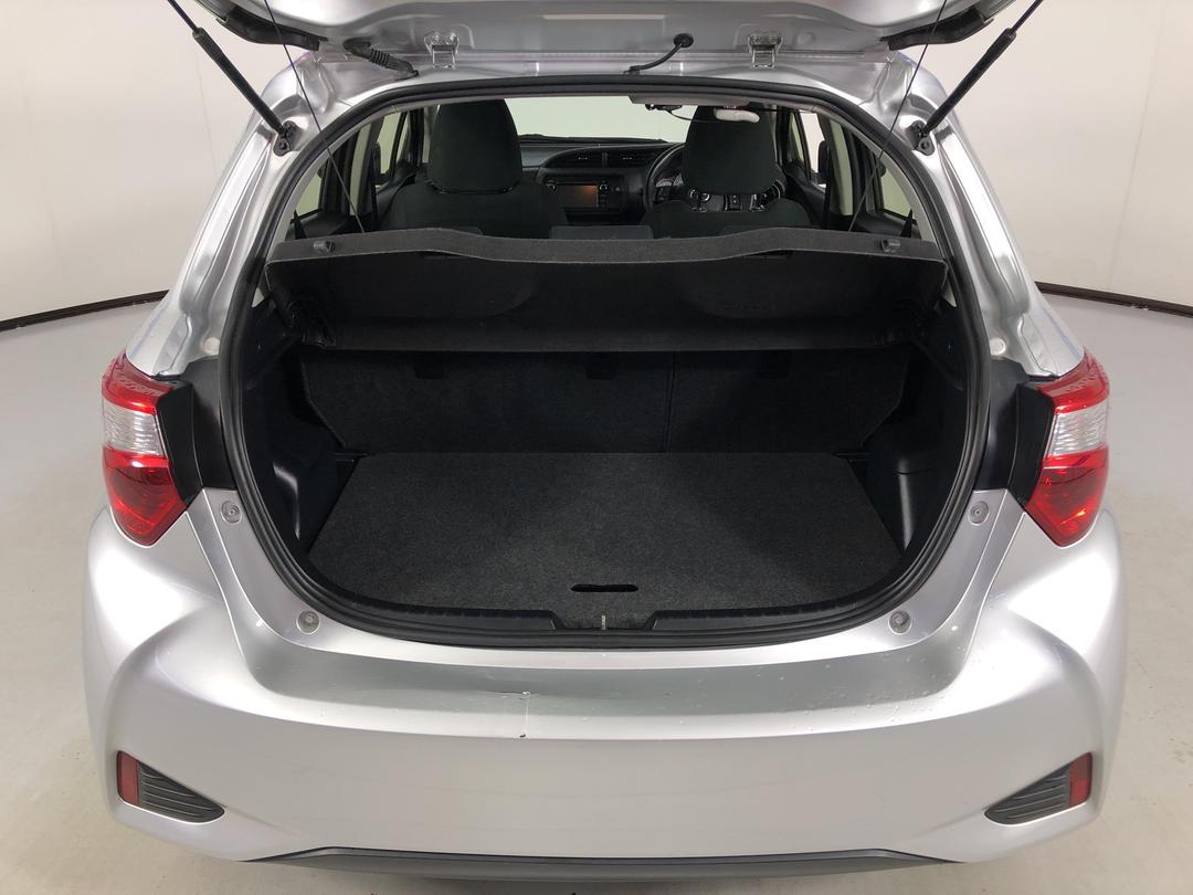 Photo '14' of Toyota Yaris